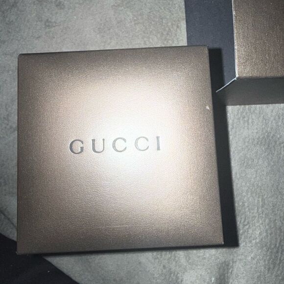 Women’s Gucci watch with box - Picture 7 of 8